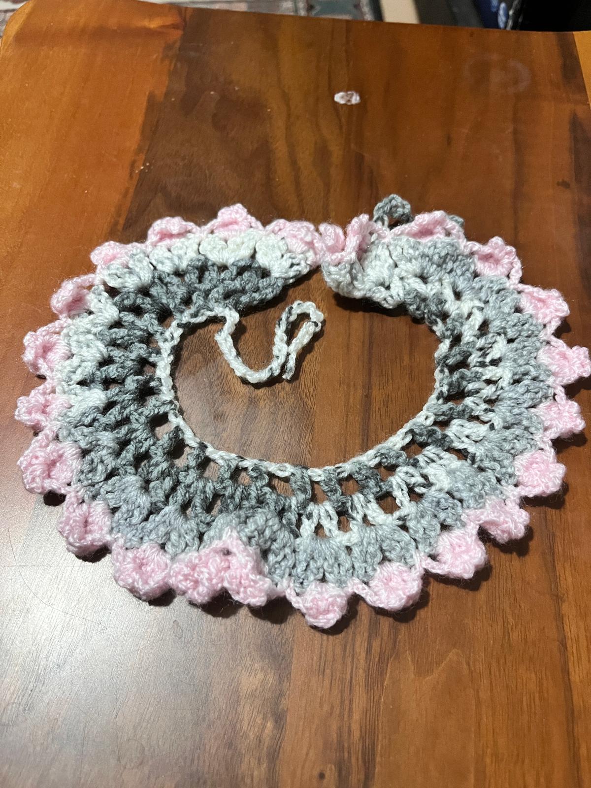 El Örgüsü Kedi Boyunluğu – Yumuşak & Şık Tasarım